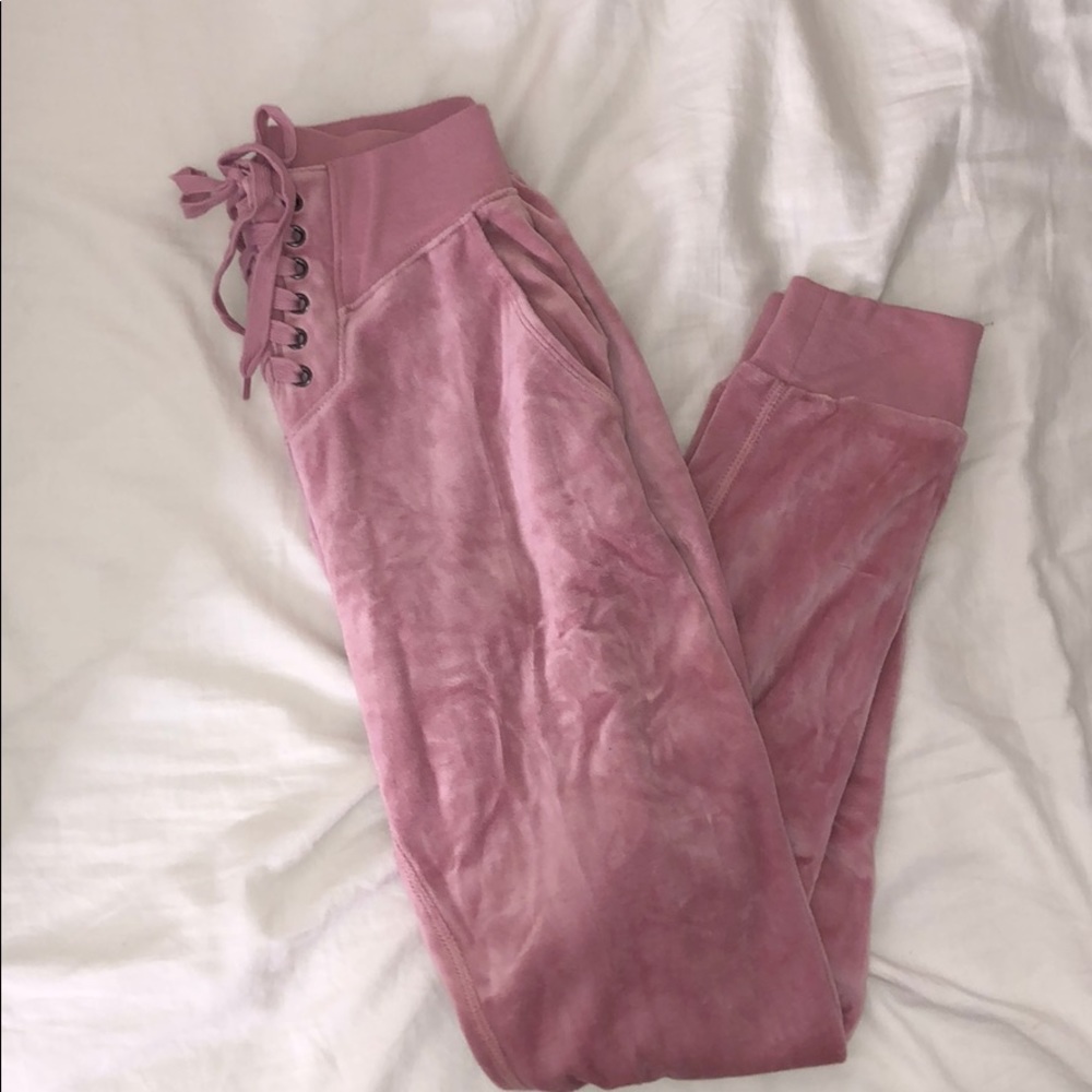 VELVET SWEATS
